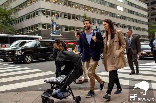 出生就成全球头条,3个月就进联合国,巨星争相合影…新西兰女总理的baby,这刚满1岁的人生也是没谁了…